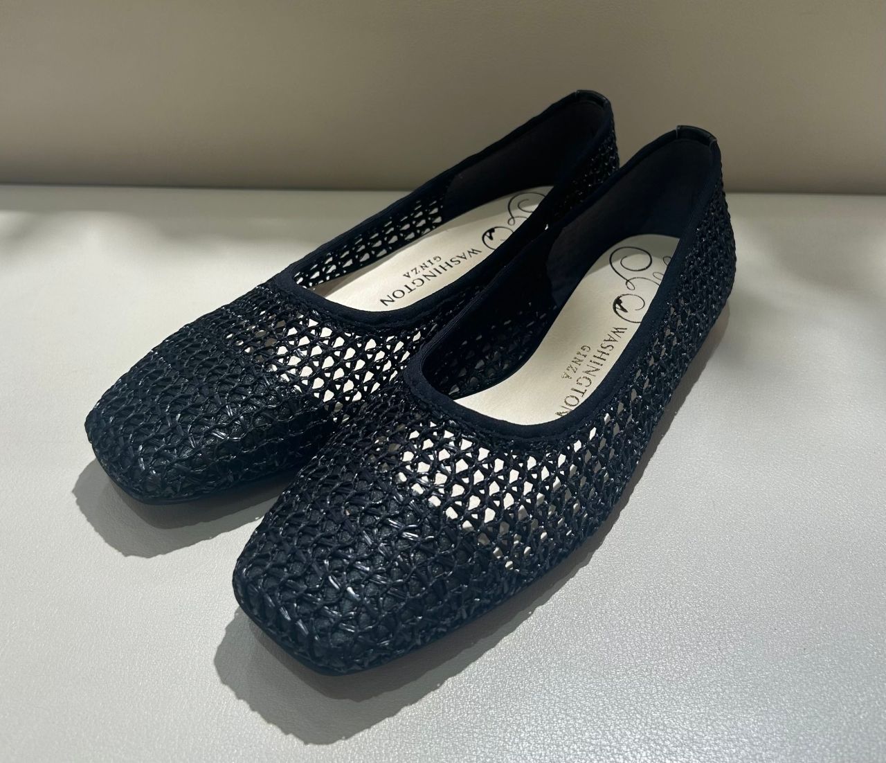 銀座Washington メッシュフラットシューズ 伸縮 黒×銀ラメ 新品 大人気♡】メッシュフラットシューズ | GINZA WASHINGTON 銀座