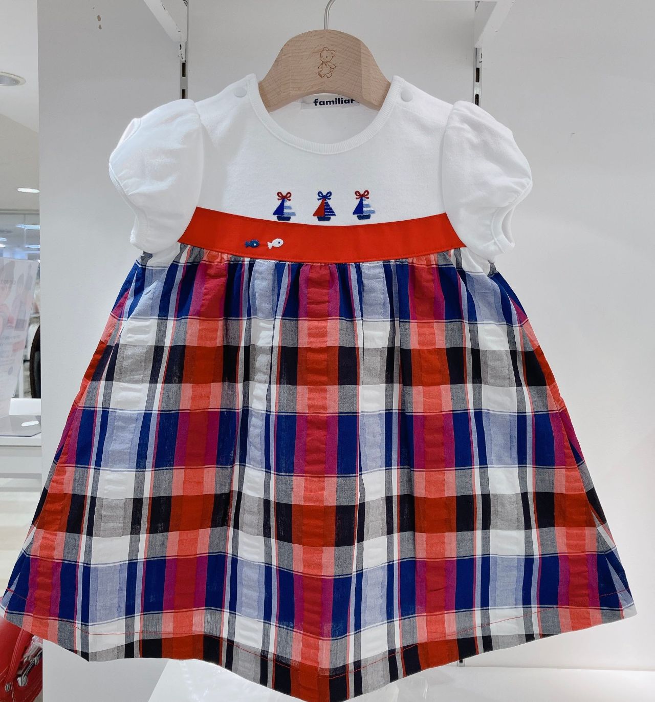 ファミリア♪新品タグ付き 工場 セーラー襟 とっても可愛いマリン風