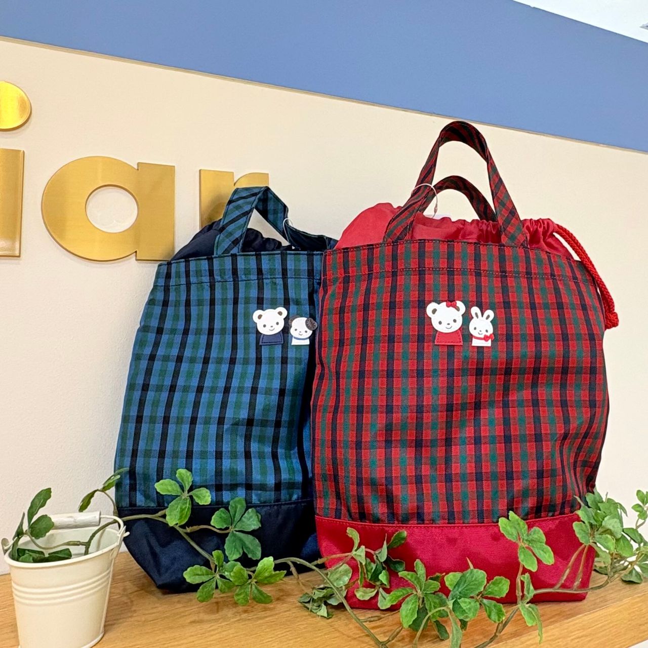 本日限定お値下げ早い者勝ち大人気ファミリア　シューズケース 本日限定お値下げ早い者勝ち大人気ファミリア シューズケース