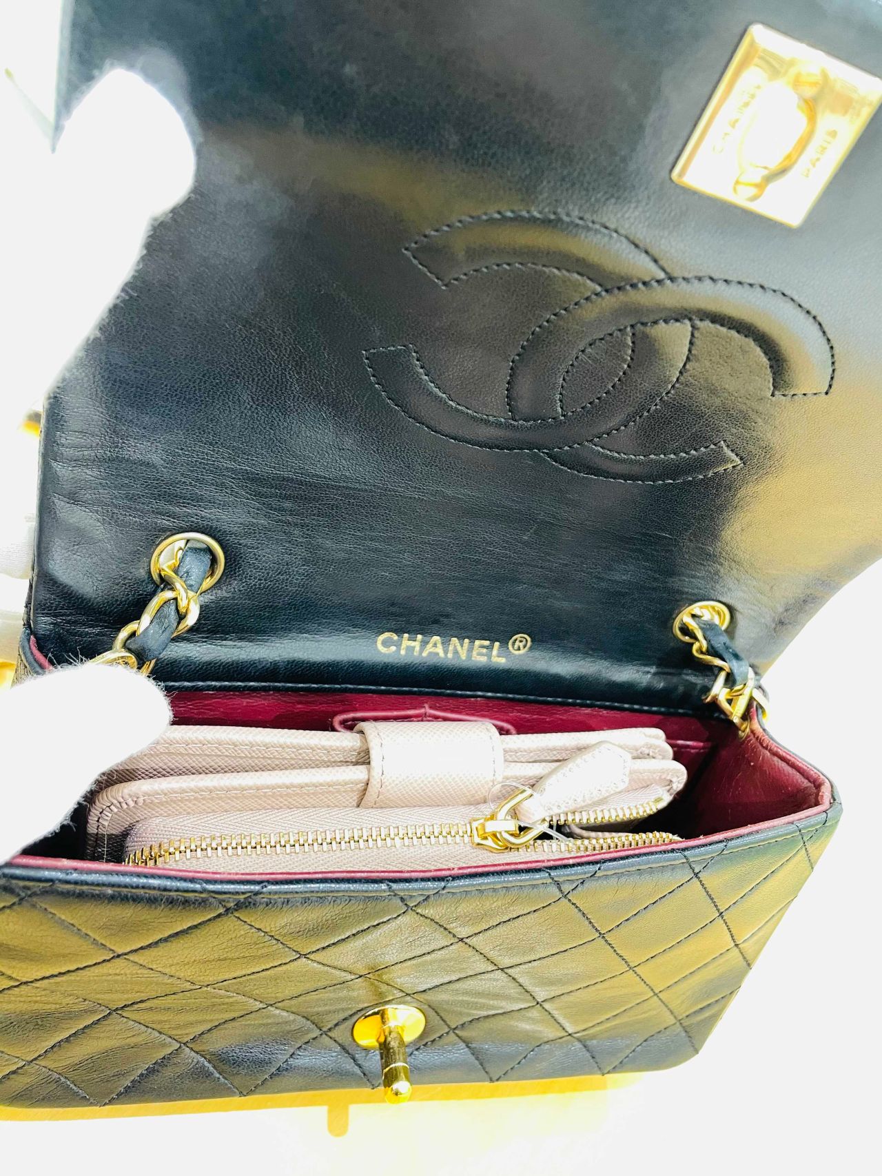 国内入荷僅か★CHANEL トレンディCC マゼンタカラー　★マトラッセ 新品同様 CHANEL 19 シャネル マトラッセ 2024 2wayショルダーバッグ