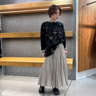 美品✨pas de calaisパドカレボタニカルダイブラウスチュニック黒豆染め Cotton Organza Frill Collar Blouse | Pasand by ne Quittez