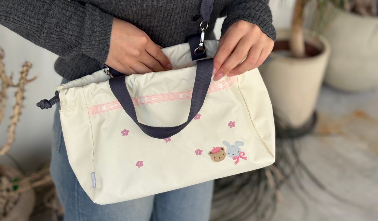 新品未使用★familiar×LeSportsac★コラボショルダーバッグ完売品 ショルダーバッグ〈LeSportsac × familiar〉 | ファミリア公式サイト