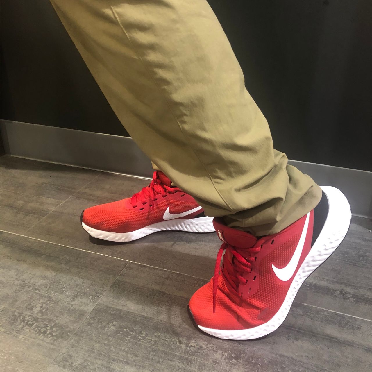 ナイキ レボリューション5 Asbee 三宮オーパ2店 G Foot ジーフット の公式ブログ 人気シューズshopの最新情報