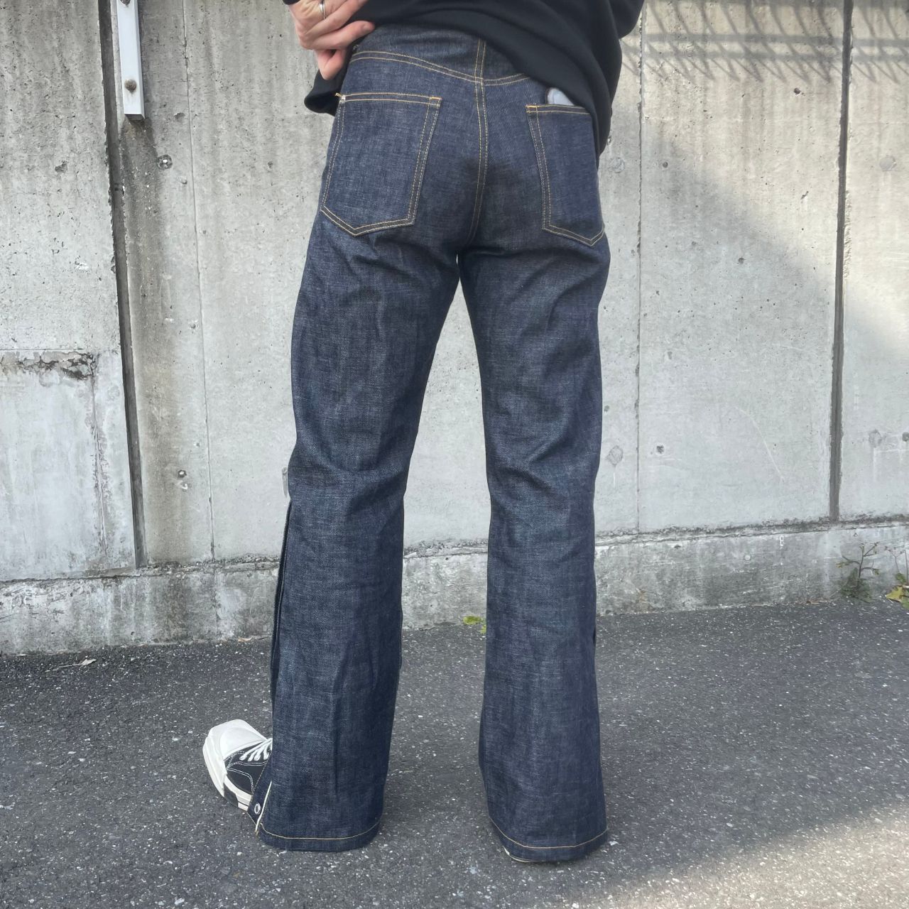 定番の中古商品 APOCRYPHA. FLYSIDE DENIM PANTS BLUE - デニム 魅力的な APOCRYPHA.FLYSIDE DENIM BLUE PANTS デニム/ジーンズ