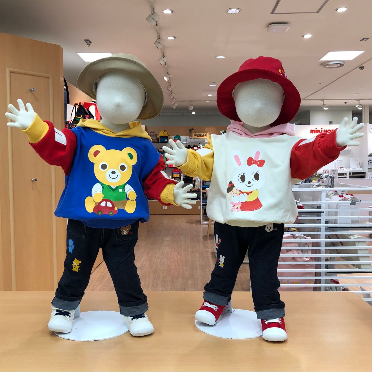 プッチー＆うさこと新年をカラフルに♪｜ミキハウスミキハウス 久留米
