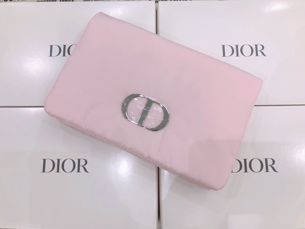 DIOR　コスメ　香水　ポーチ　セット お得！Diorポーチ付3800円コフレ！ミスディオール香水や口紅