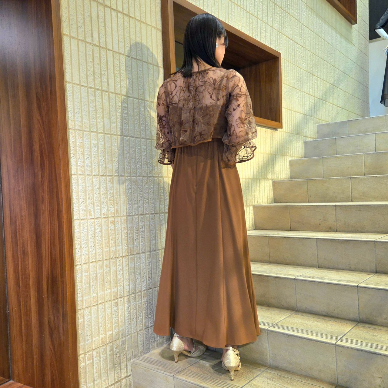 人気のフォーマルドレスに新色登場♪線描き刺繍ボレロ×キャミ