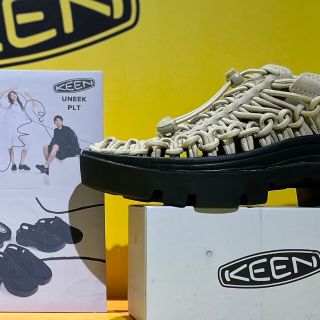 KEENのユニーク×厚底