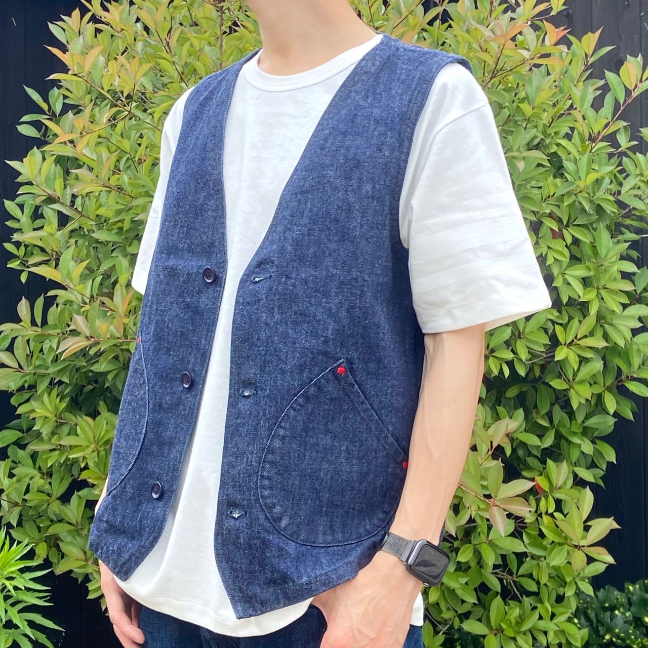 MOMOTARO JEANS 桃太郎ジーンズ　デニムベスト 桃太郎ジーンズ ベスト サイズL （デニムの旅｜MOMOTARO JEANS