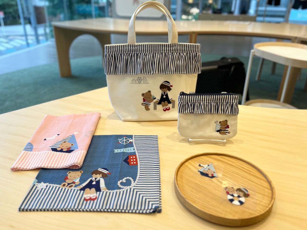 familiar 横浜限定ストライプフリル トートバッグ familiar 横浜限定