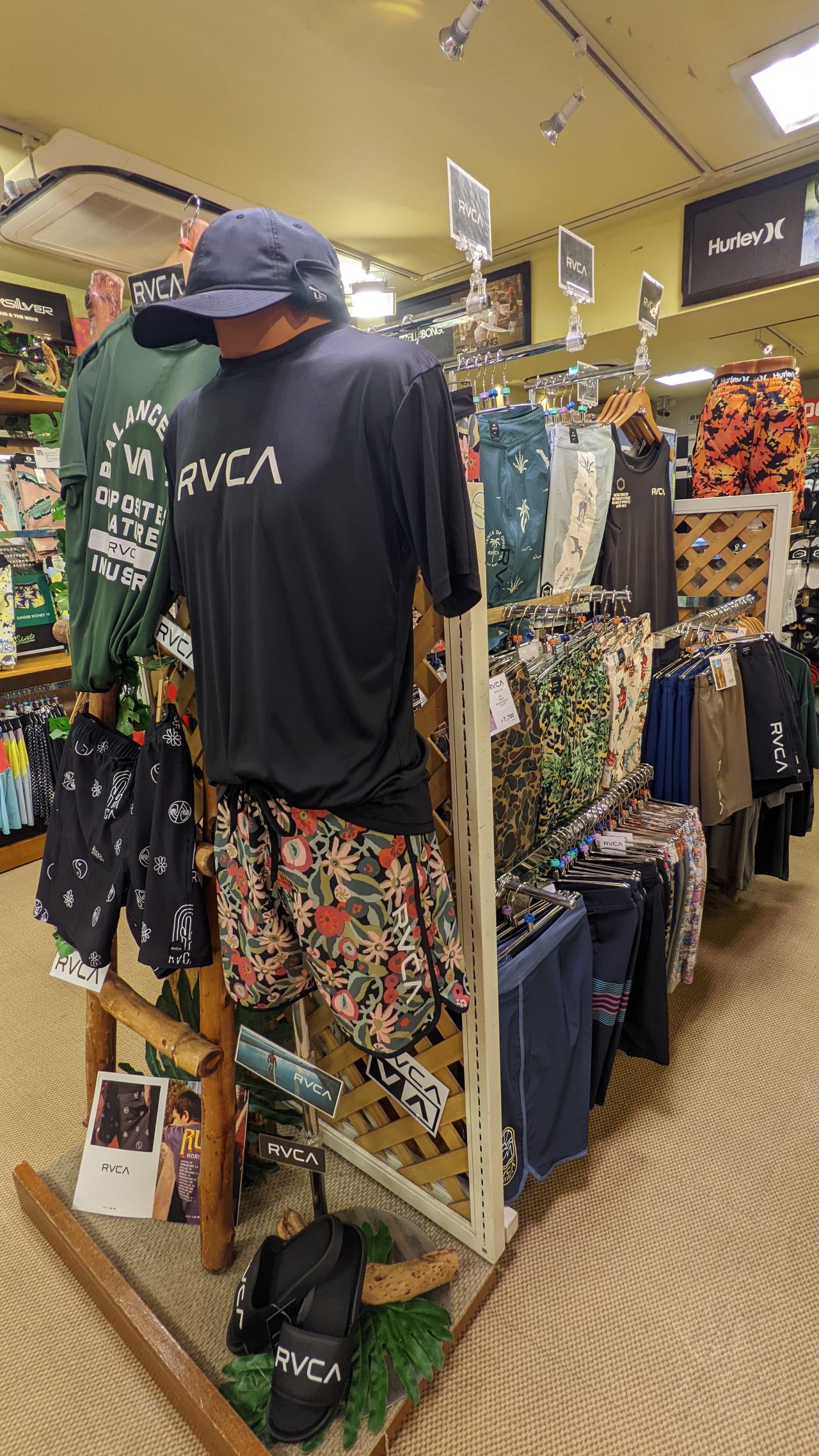 ムラスポ八王子 レディース メンズ 水着ミズギ ビキニ トランクス ラッシュガード サンダル シュノーケリング西東京エリア地域最大級の品揃え 八王子 立川 町田 日野 多摩 ビラボン クイックシルバー ロキシー ハーレー ルーカ ボルコム リップ