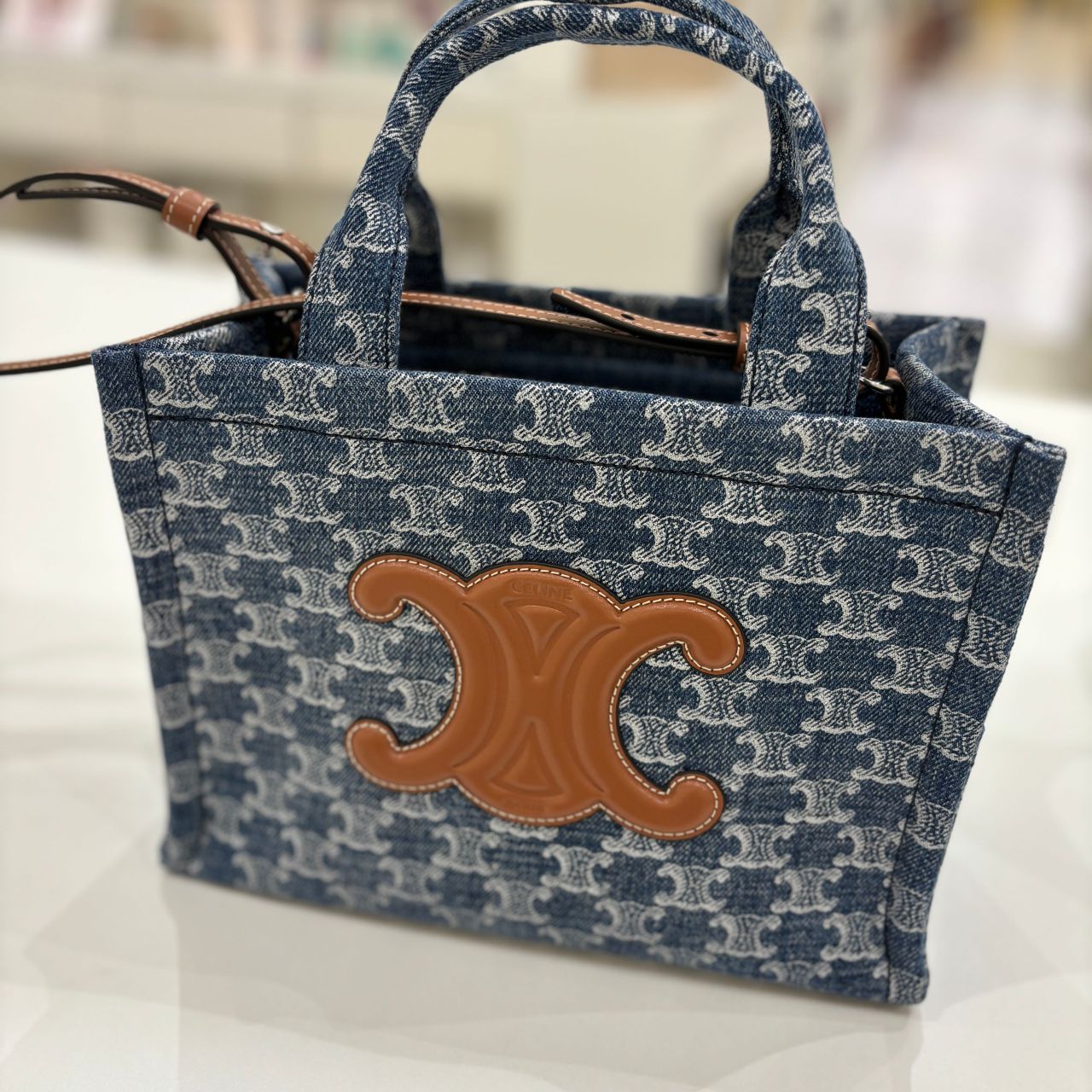 CELINE】これからの季節にピッタリ♪デニム素材のバッグ入荷しました  