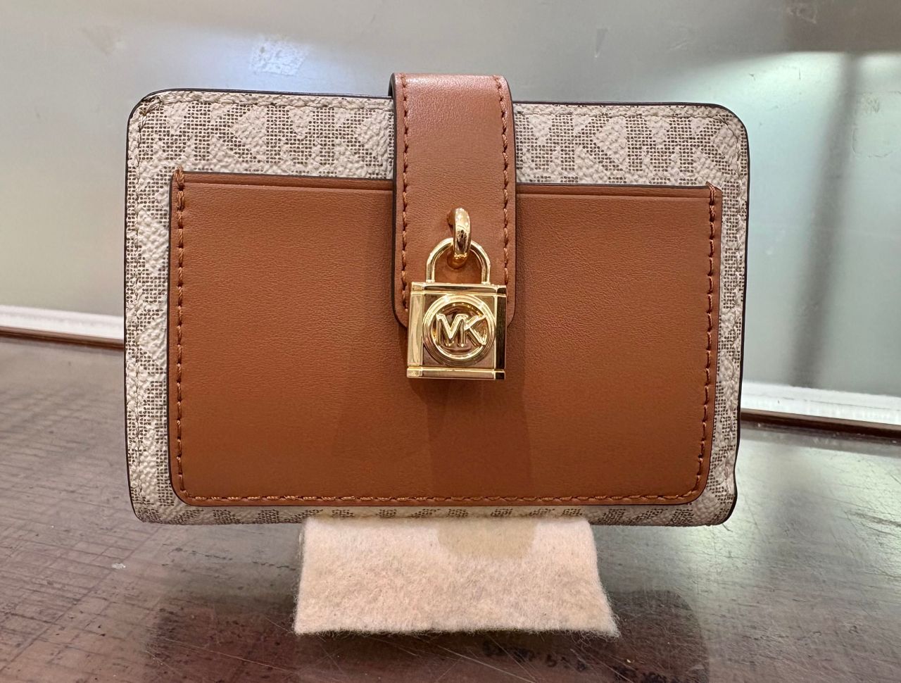 楽天市場】マイケルコース MICHAEL KORS 財布 二つ折り財布