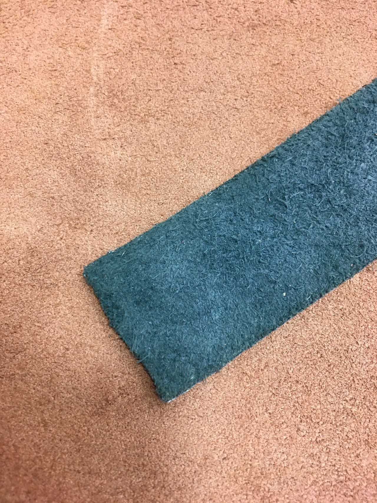 カラーが豊富 スエード用補色スプレー入荷しました 本店 服飾館1階aフロア 化粧雑貨 生地 手芸用品のオカダヤ Okadaya 公式ショップブログ