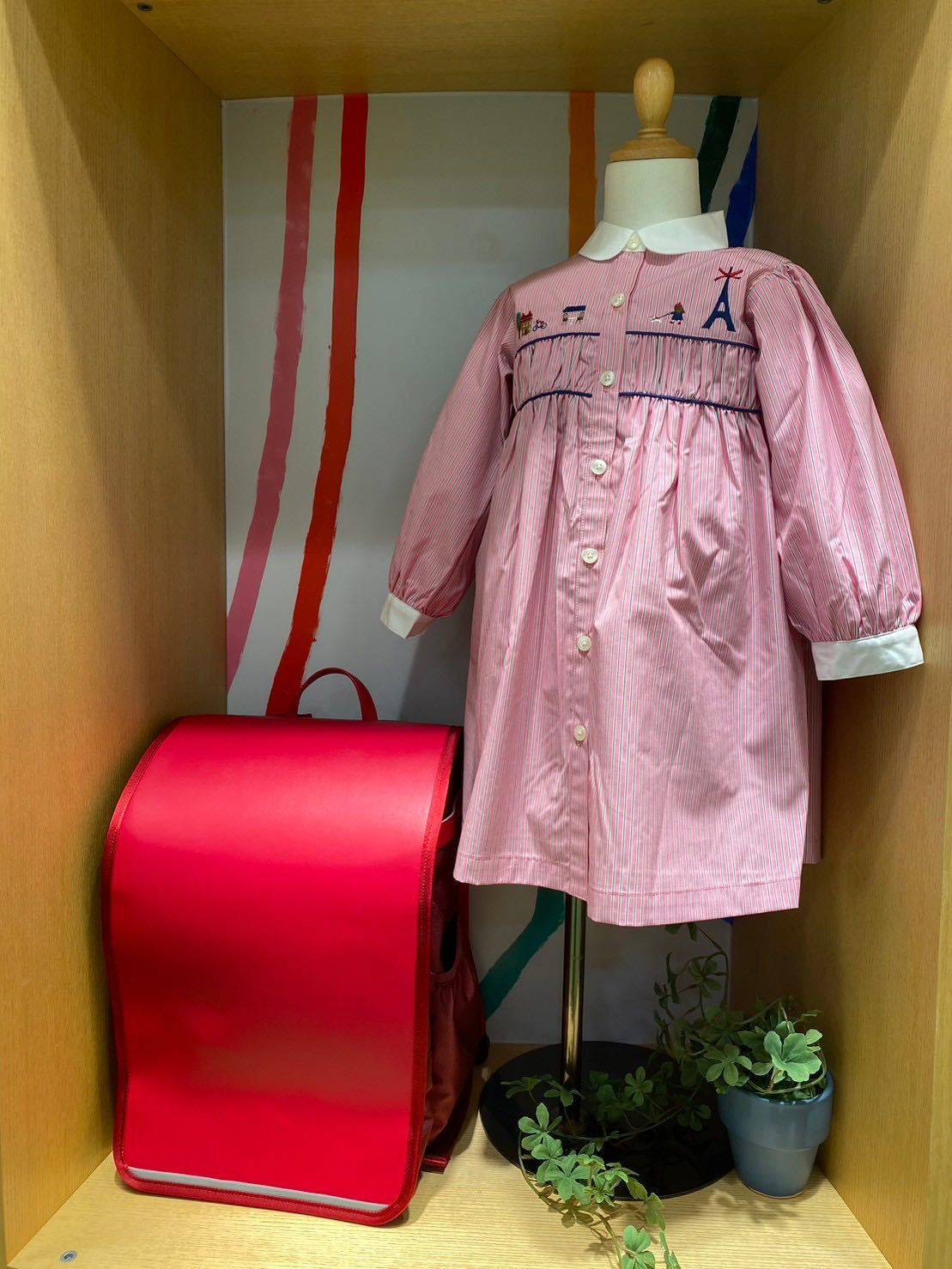 フランス、パリをテーマにしたアートで秋モード♪｜ファミリア阪急