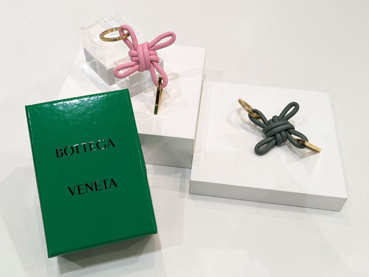 BOTTEGA VENETA(ボッテガべネタ)キーリング 楽天市場】BOTTEGA VENETA キーホルダーボッテガヴェネタ