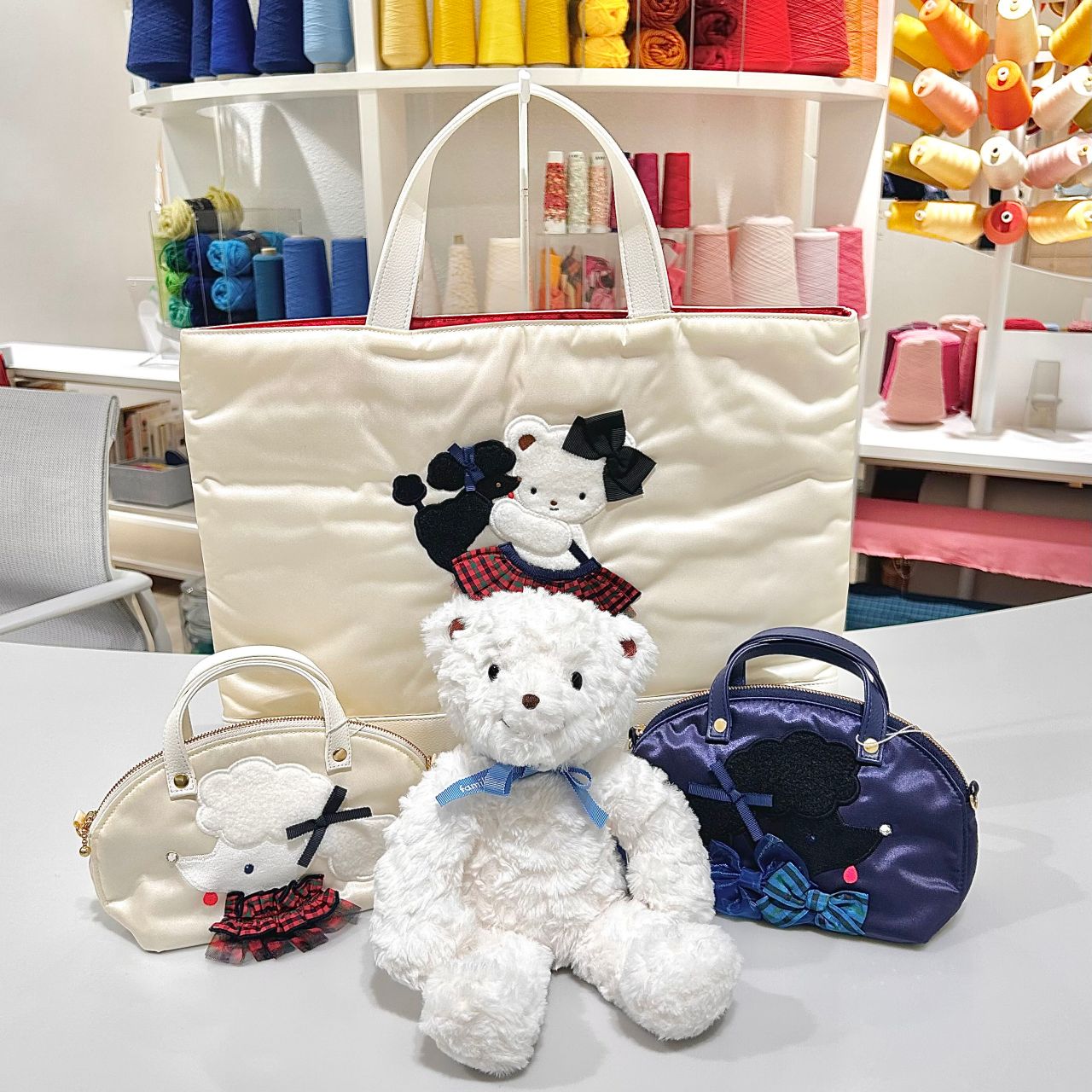 familiar ×bibiy ビビィ　ミニバッグ　白 familiarファミリア Bibiy ビビィ ミニバッグ ホワイト