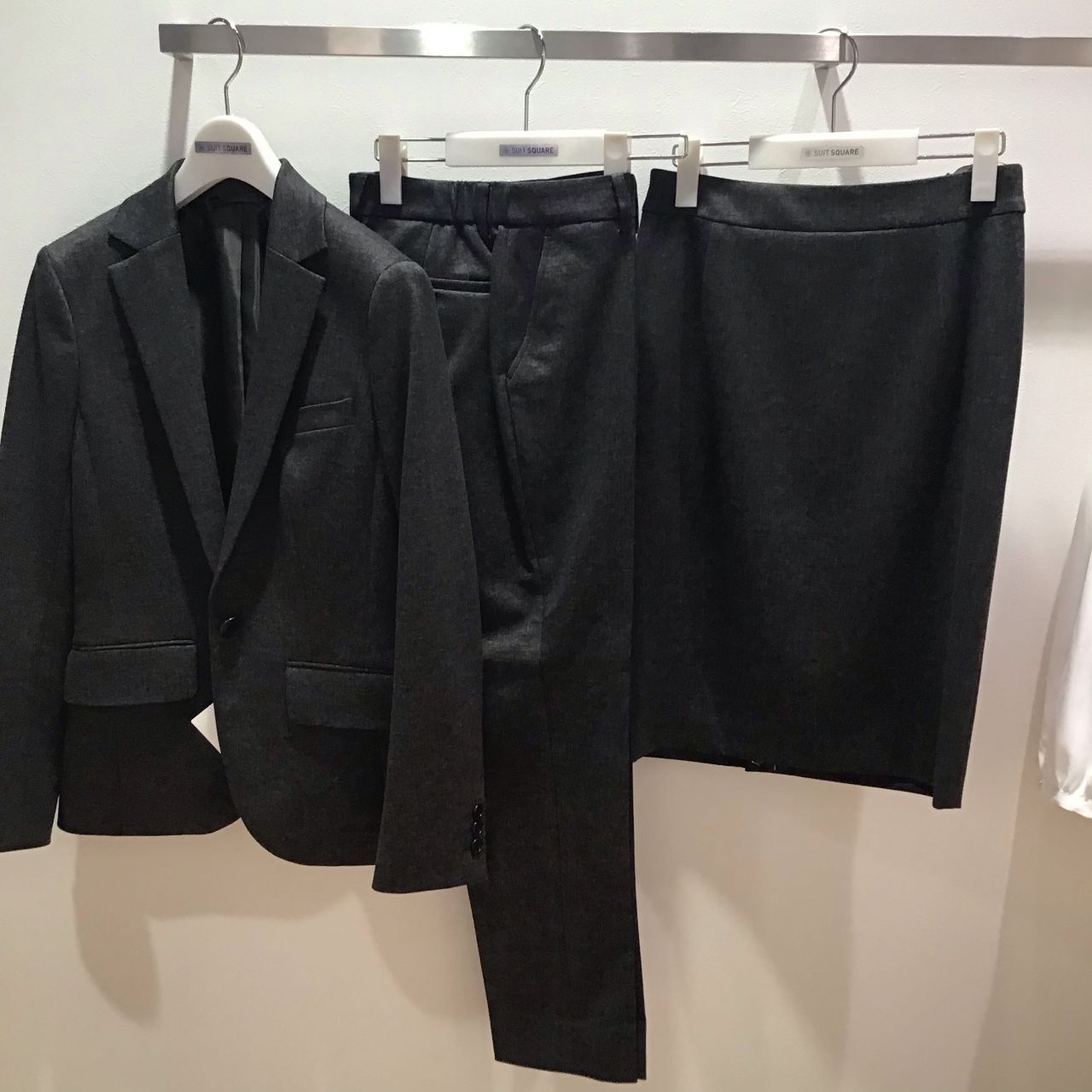 【美品】ダークビッケンバーグ　レディーススーツ スーツ | TAKA-Q ONLINE SHOP／タカキューオンラインショップ