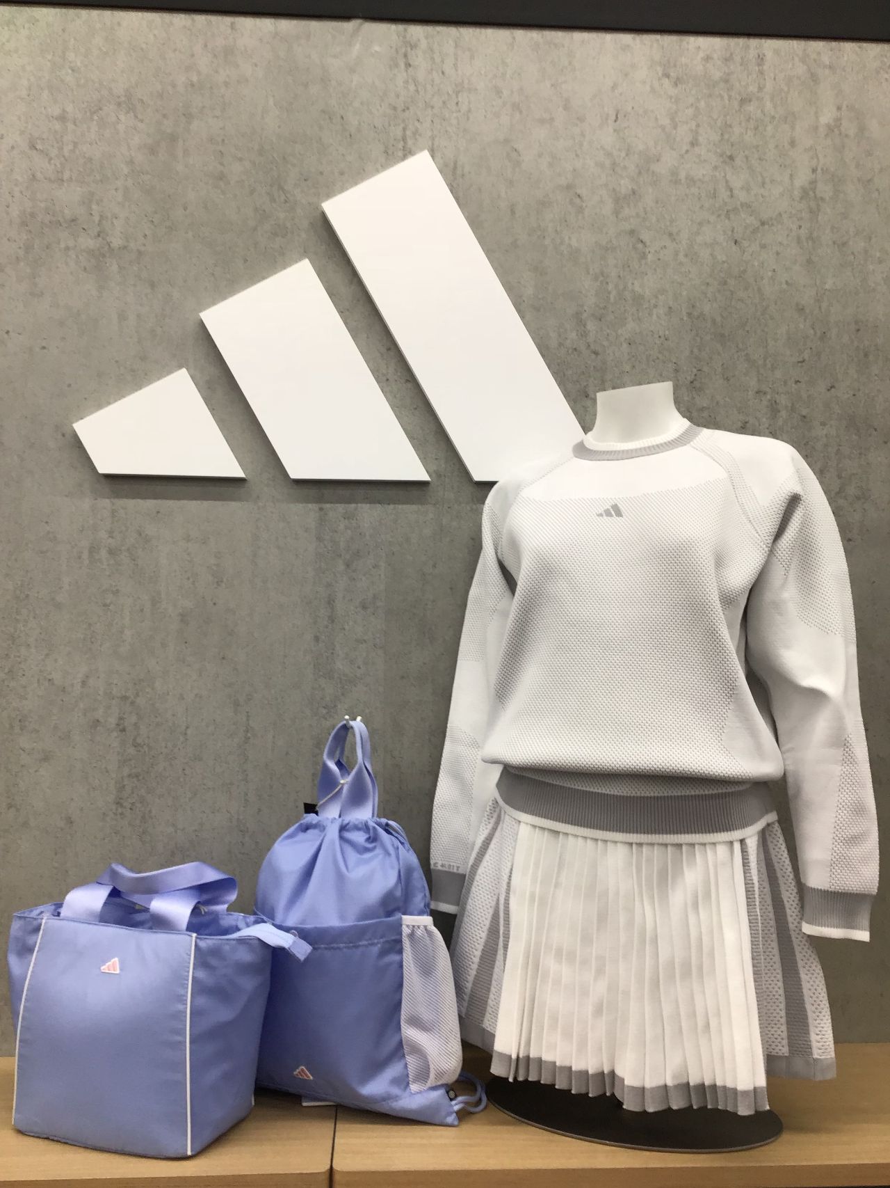 秋の新作 】アディダスゴルフ 新作レディスウェアが続々と入荷中です