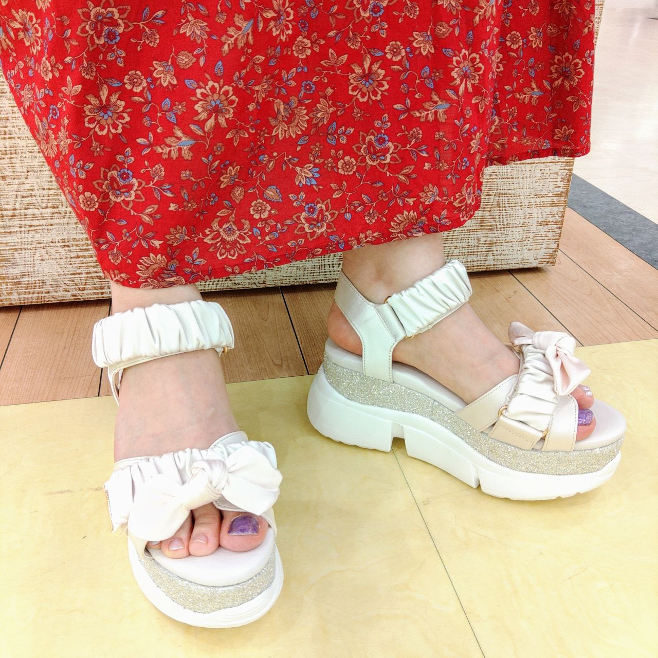 byあしながおじさん 厚底グリッタースポーツサンダル 入荷しま