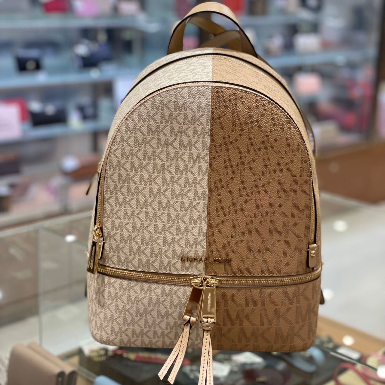 ちーちゃん MICHAEL KORSマイケルコース　リュック MICHAEL KORS マイケルコース バッグ リュックサック 35T2G8TB1B