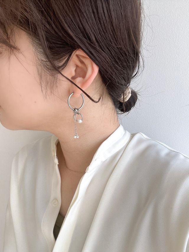 Timeless Pearly ピアス パール フープ アシメ ハート Timeless Pearly】Bigシェルハート・ビジューフープピアス | Les