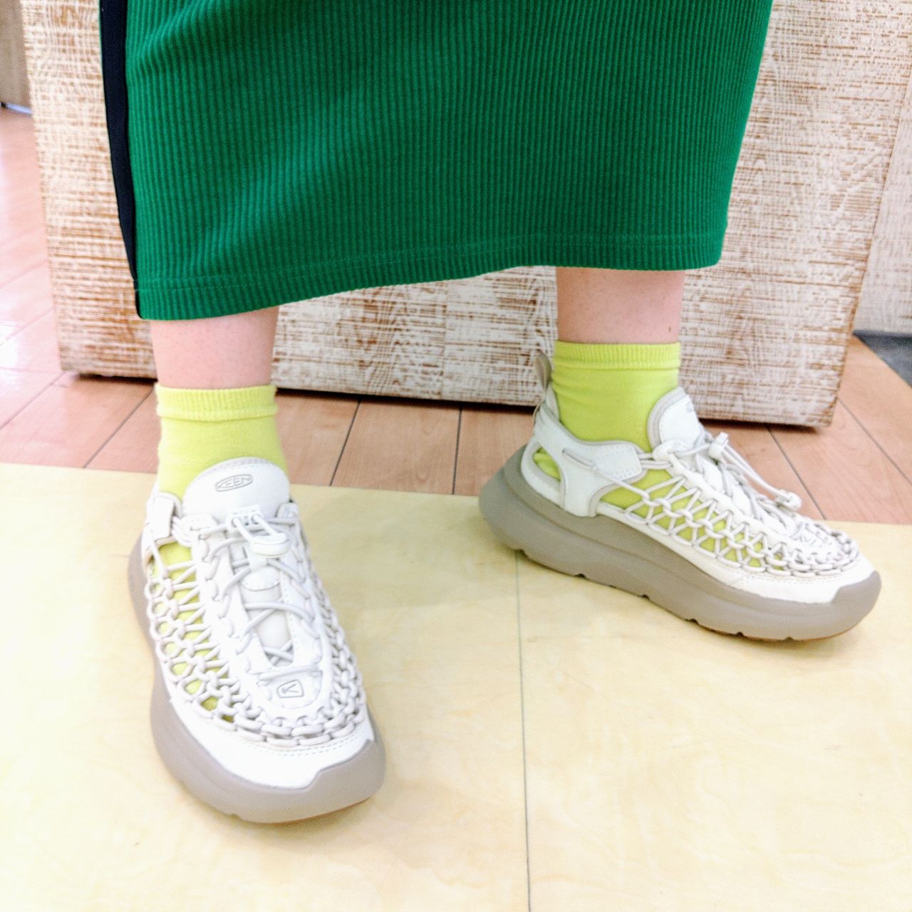 週末まで！お値下げ中 新品未使用 Keen UNEEK ユニーク厚底モデル 59148-140-