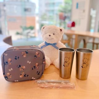 ファミリア クマと犬刺繍ポーチ&クマクリップ クマちゃんとテリアの総柄ポーチが新登場！｜ファミリア代官山店の公式