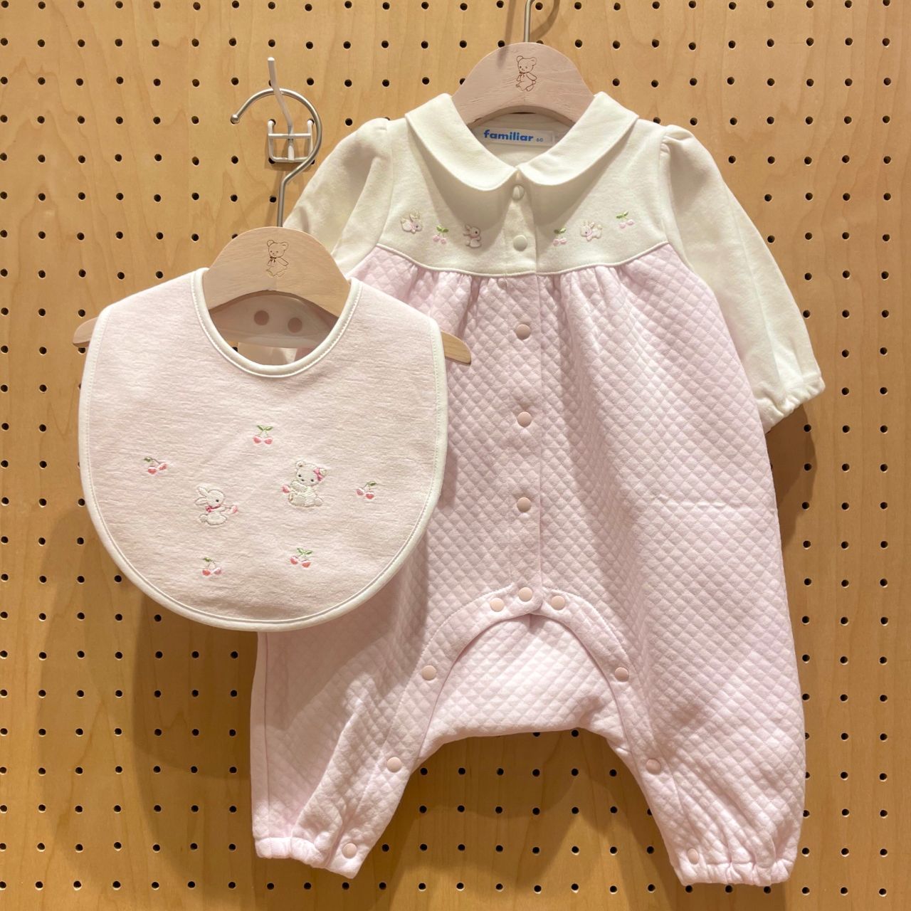 ファミリア　カバーオール　新品　60　ピンク 楽天市場】ファミリア familiar カバーオール 60 女の子 ピンク