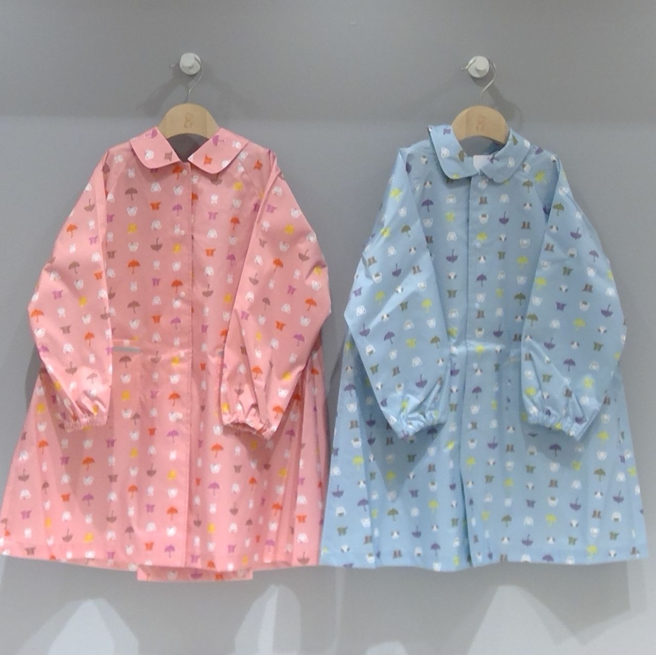 ファミちゃんのレイングッズで梅雨のおでかけを楽しもう｜ファミリア