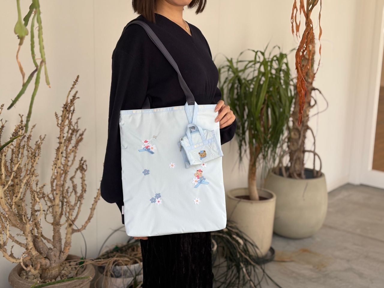 ギフト包装　LeSportsac×familiar 縦型トートバッグ LeSportsac×familiar】VERTICAL TOWN TOTE｜トートバッグ｜バッグ