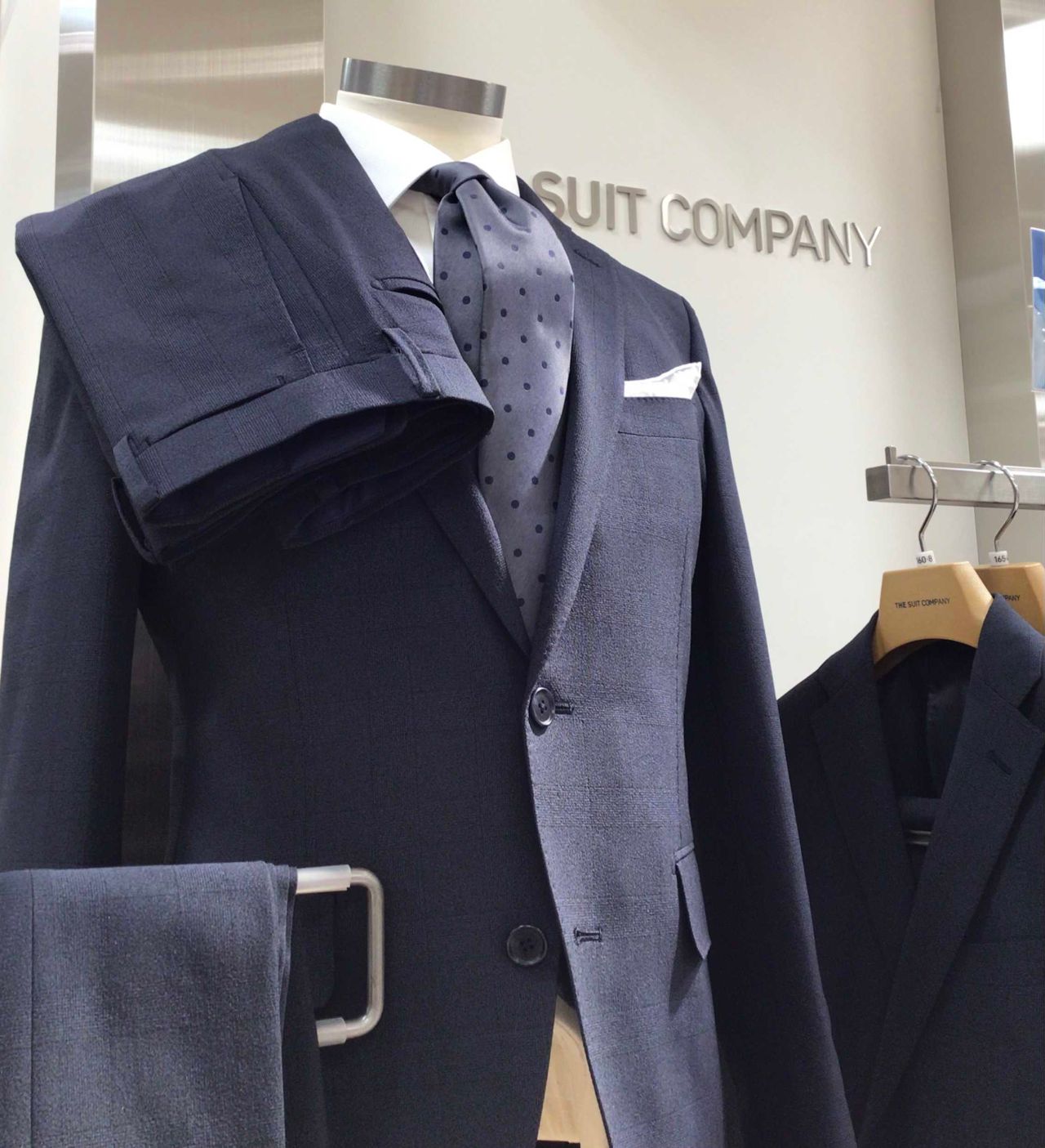 極美品✨THE SUIT COMPANY セットアップ　スーツ　高級　ブルー　S 美品】THESUITCOMPANY ビジネススーツ 3ピース 紺 無地 背抜き