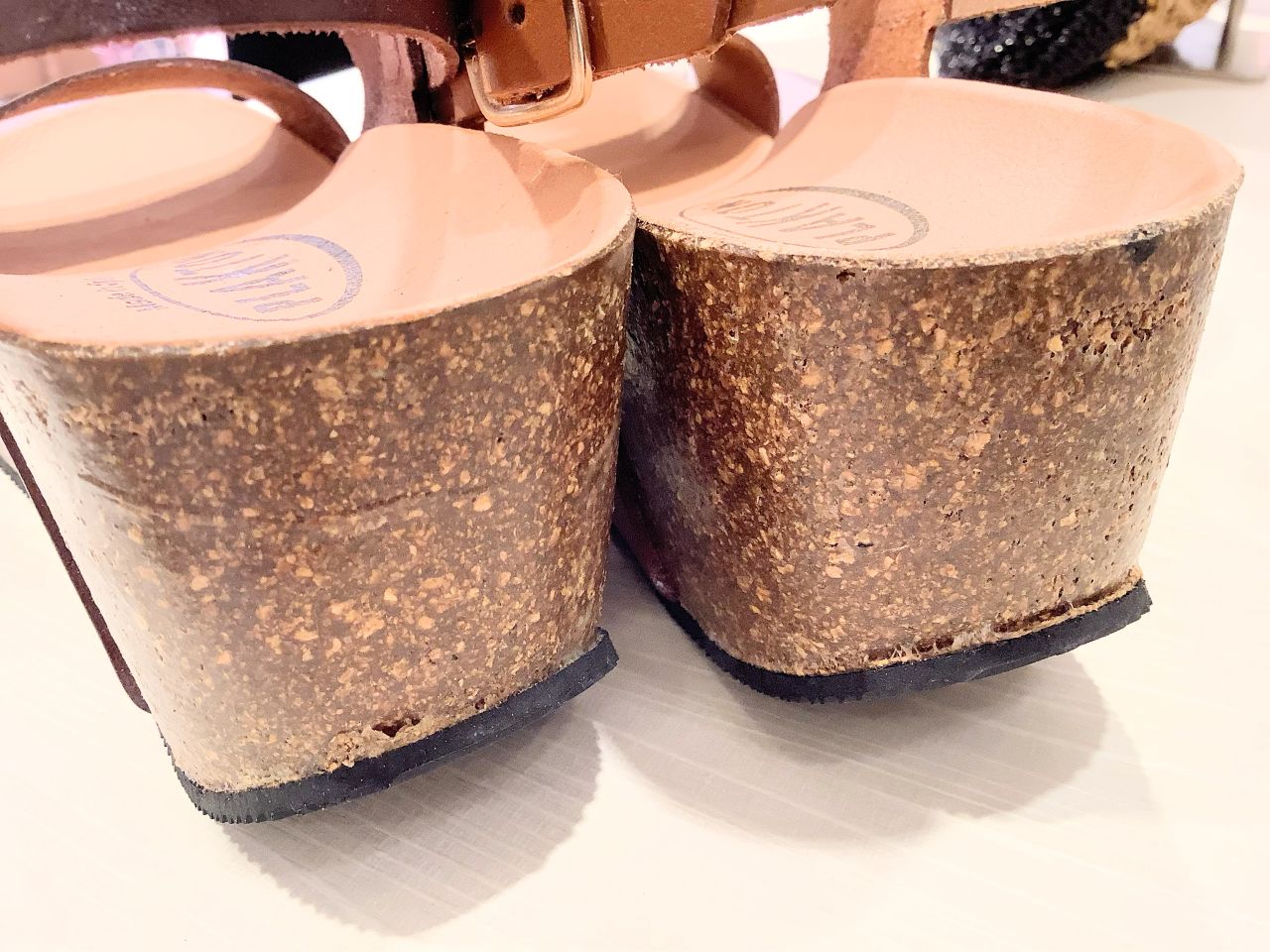 25【新品/箱付】PELLICO レザーヒールサンダル A定価59400円 25【新品/箱付】PELLICO レザーヒールサンダル A定価59400円