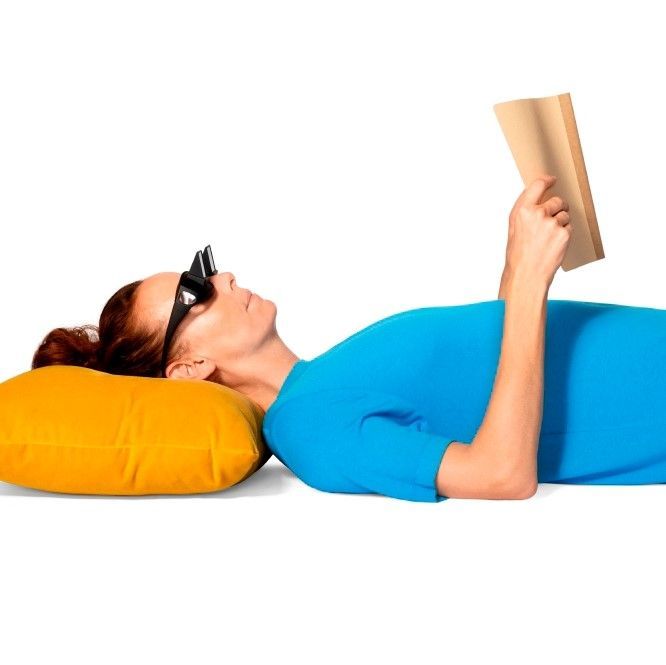 寝たままメガネ