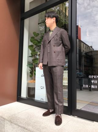 ユニバーサルランゲージ【6B カノニコ ウール ダブルスーツ チャコールグレー】 ユニバーサルランゲージ【6B カノニコ ウール ダブルスーツ