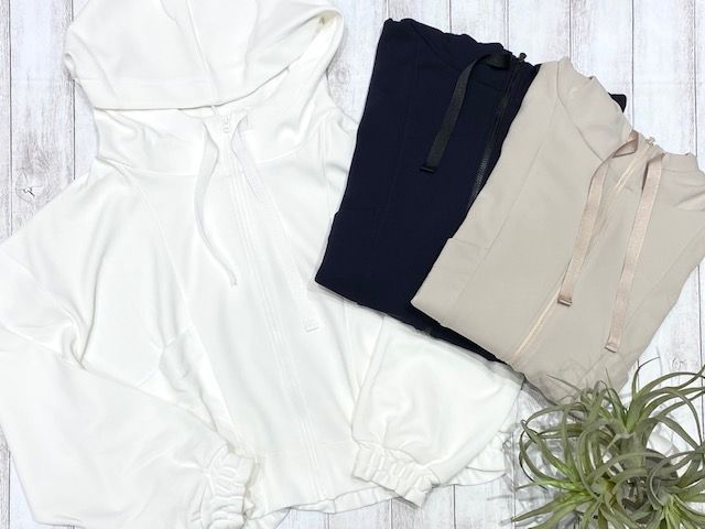 ⭐️新品未使用　ALBOVE イヴパーカー　ホワイト ALBOVEUVカット素材が嬉しいパーカ | 横浜髙島屋 ALBOVE POP UP