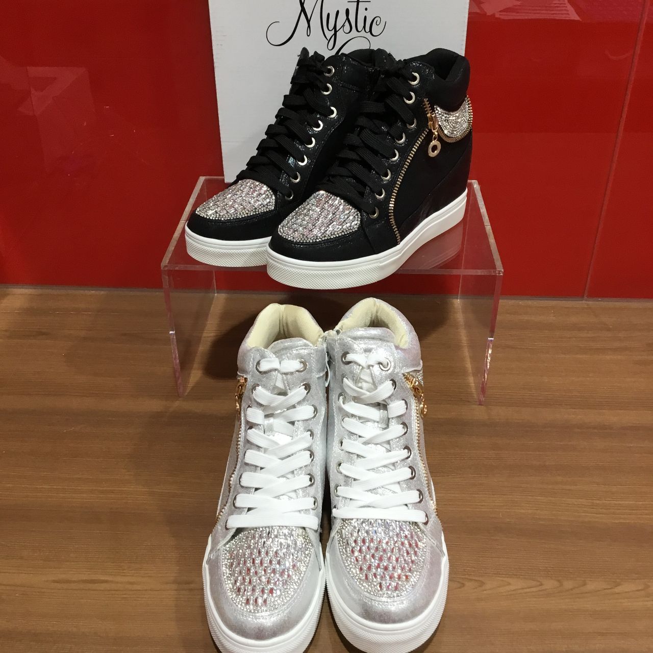 ゴージャスなスニーカー とにかくキ Asbee イオンモール天童店 G Foot ジーフット の公式ブログ 人気シューズshopの最新情報