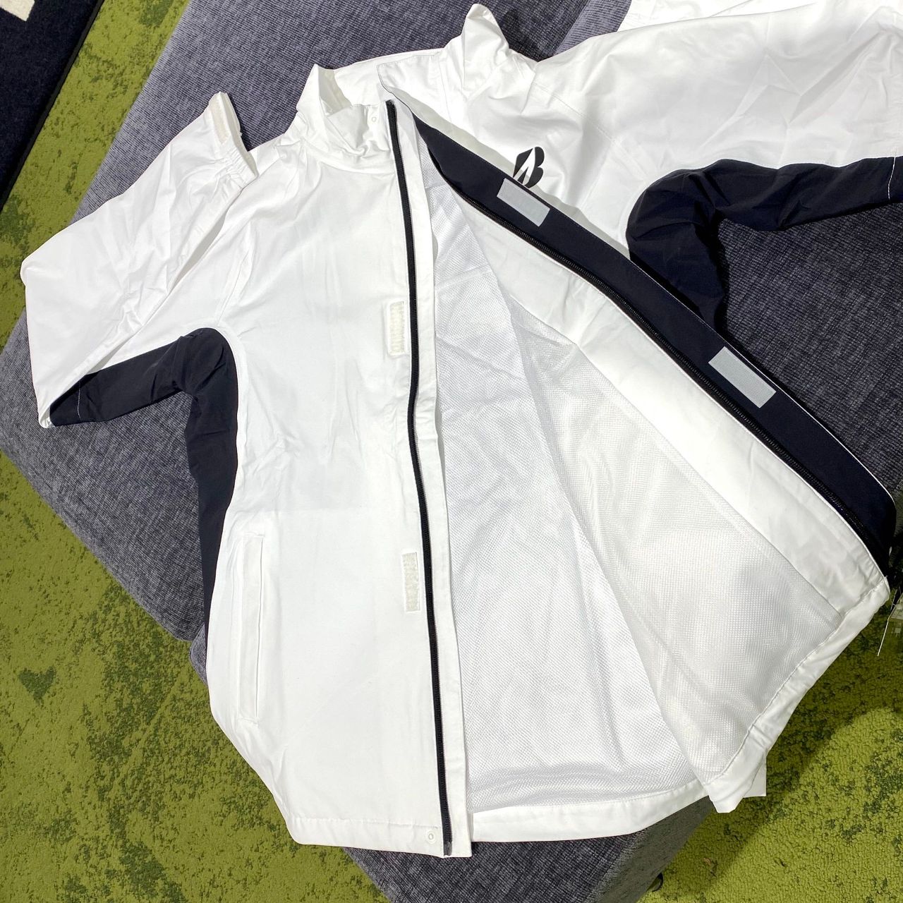 梅雨の季節に！【BRIDGESTONEのレインウェア】ブリヂストンの撥水力