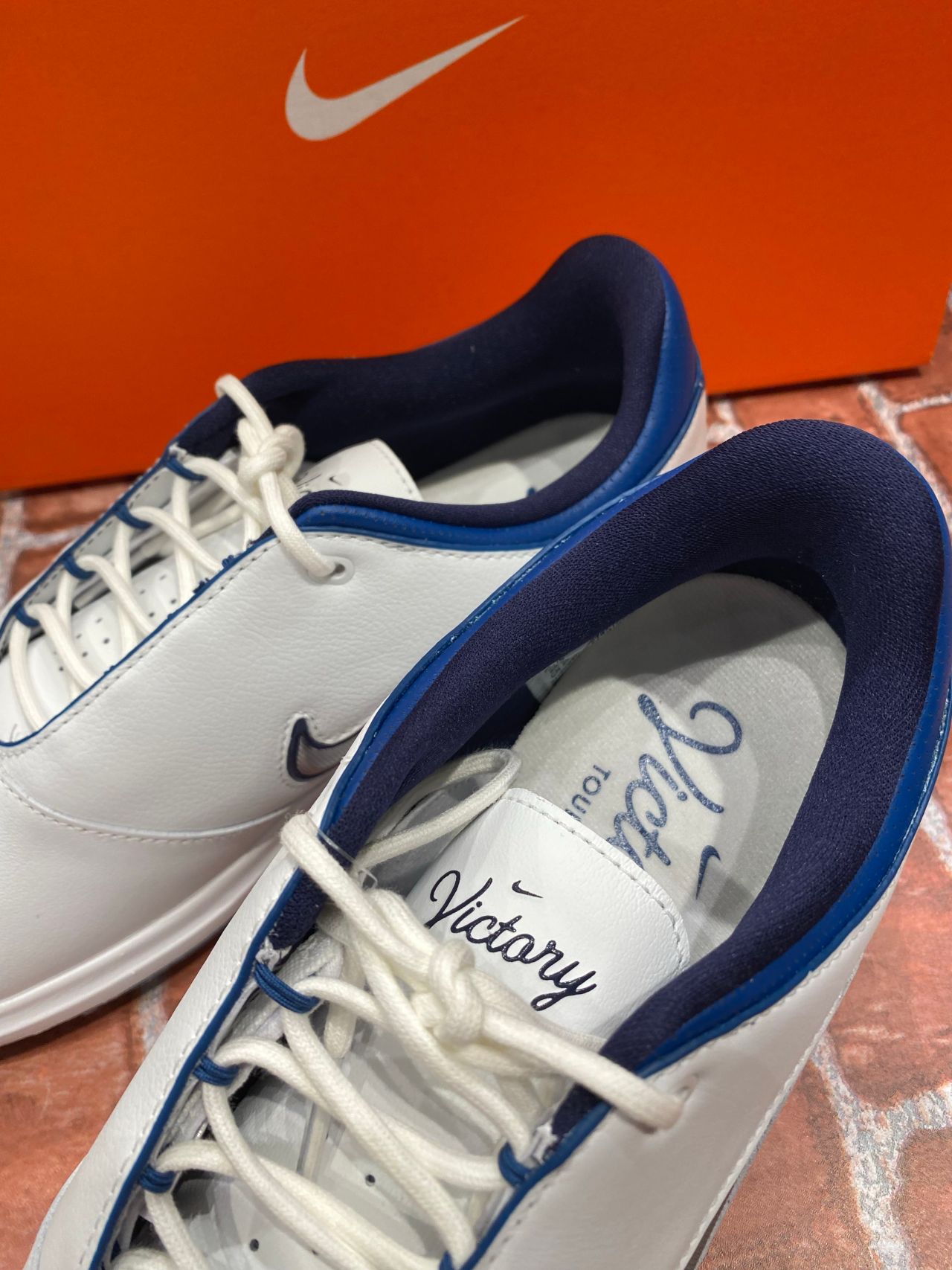 NIKE VICTORY TOUR4(ナイキヴィクトリーツアー4)入荷いたしました