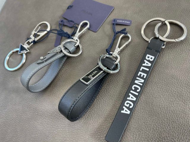 PRADA PORTACHIAVI SMALTO キーリング メタル プラダ PRADA プラダ キーリング キーチャーム レディース アウトレット