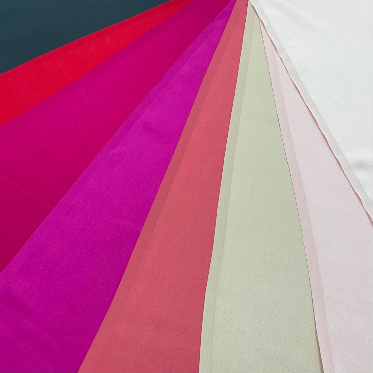 全36色!!20匁シルクサテンが新登場!! | 10F 衣装生地・特殊生地 | 生地