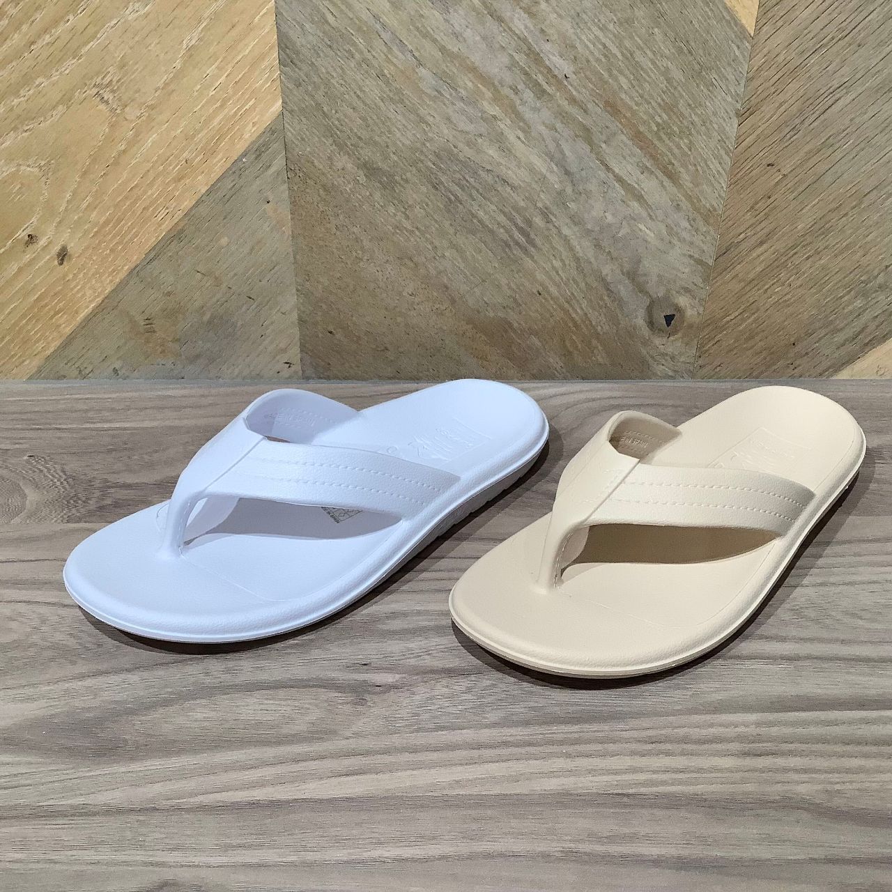 美品  SLIPPER サイズ8 26cm白レザービームス別注 夏のレジャーにも！【ISLAND SLIPPER】 | WASH ルミネ横浜店 | WASH