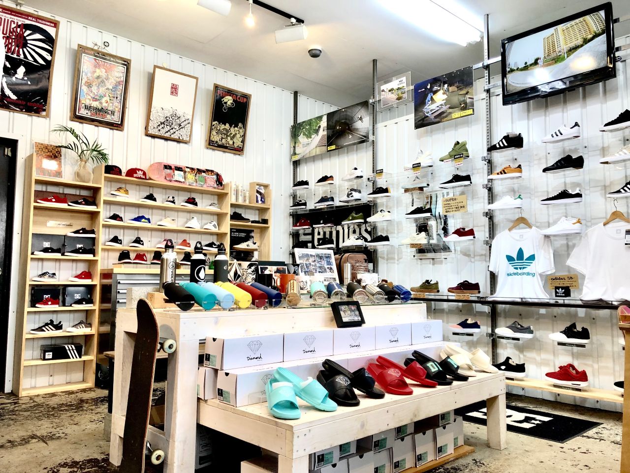 近く の スケボー ショップ