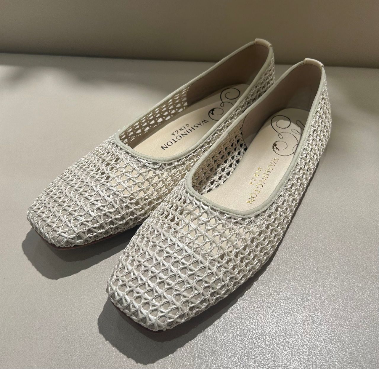 銀座Washington メッシュフラットシューズ 伸縮 黒×銀ラメ 新品 銀座Washington メッシュフラットシューズ 伸縮 黒×銀ラメ 新品