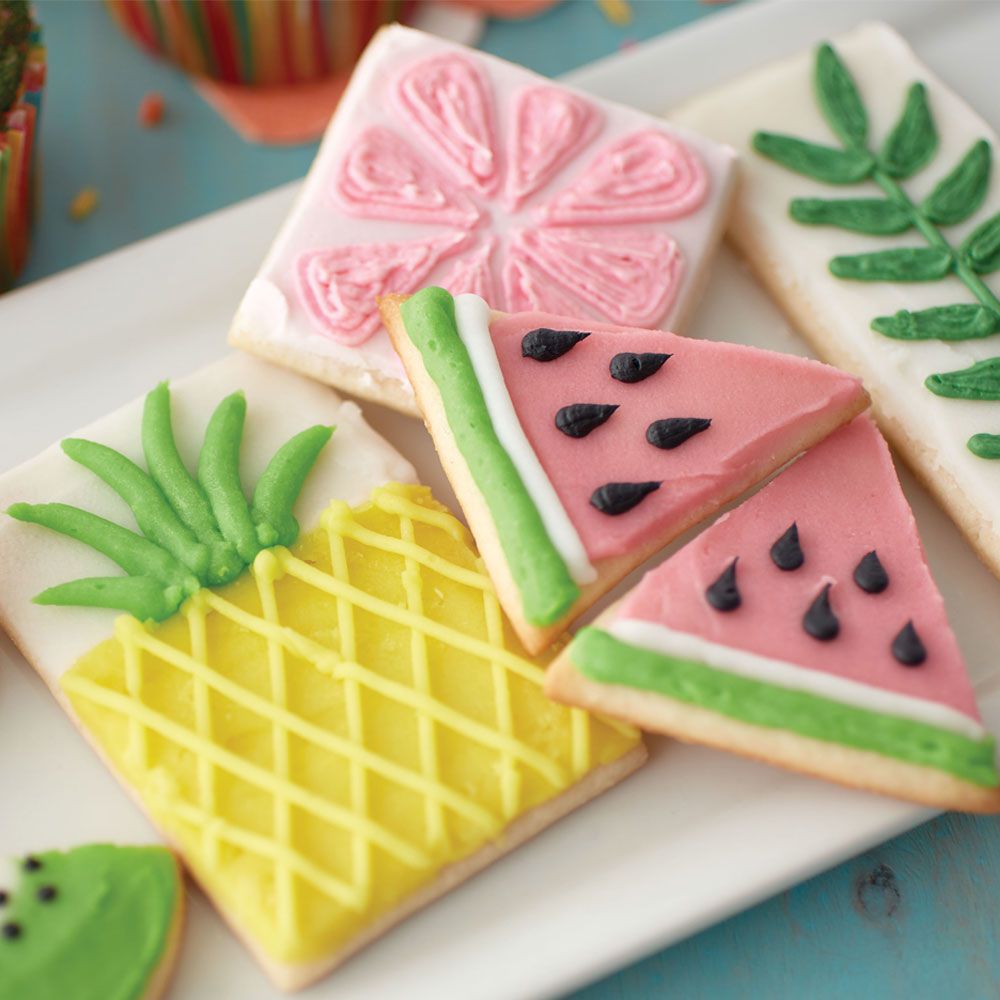 アッさん様 ウルグアイアメジストカップケーキ♡花束♡クラスターNo.1168 夏休みのカップケーキデコレーション！！ | Wilton