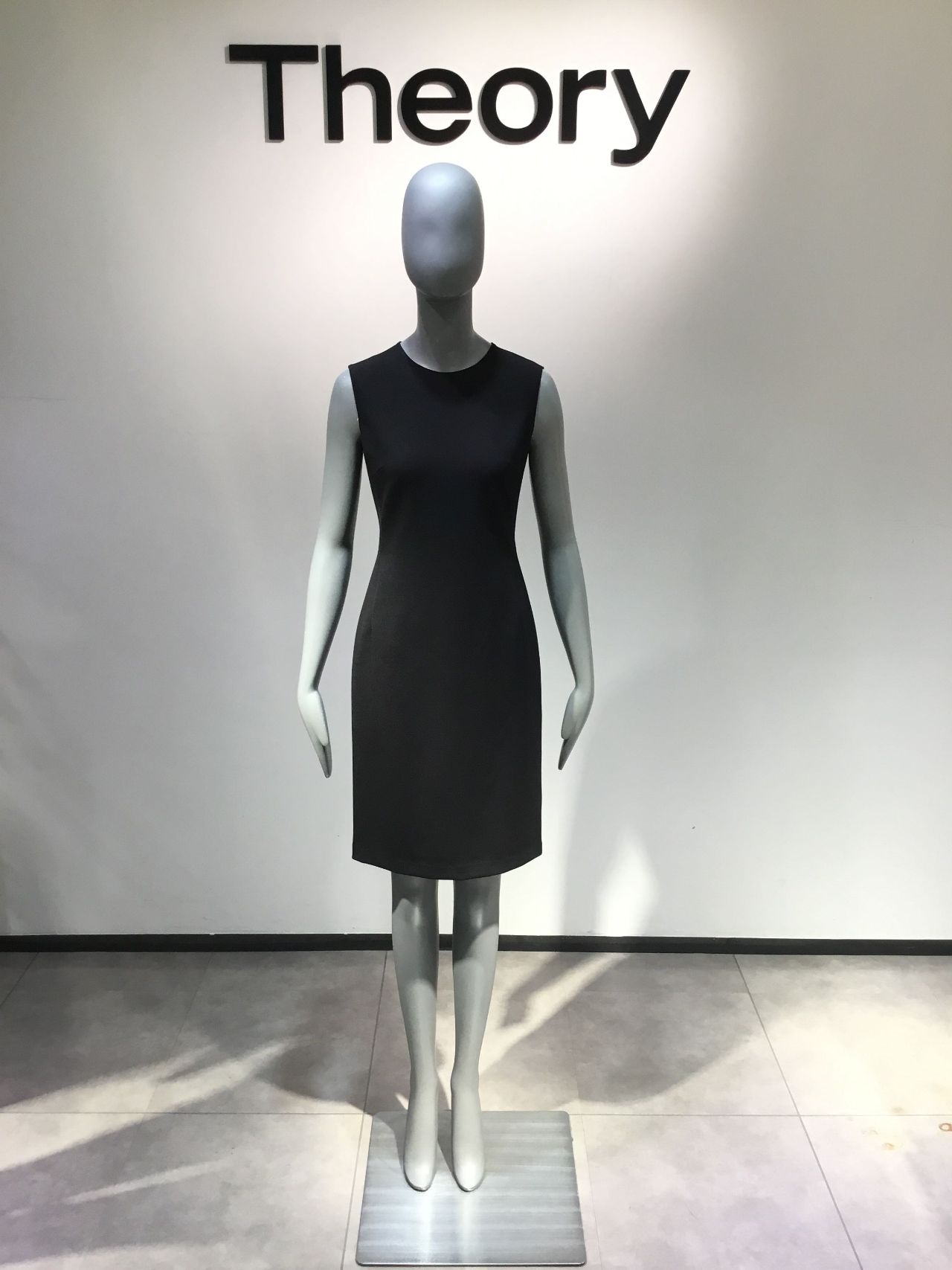 シワにならない 大人モノトーンコーデ 梅田大丸店 Theory セオリー ショップブログ