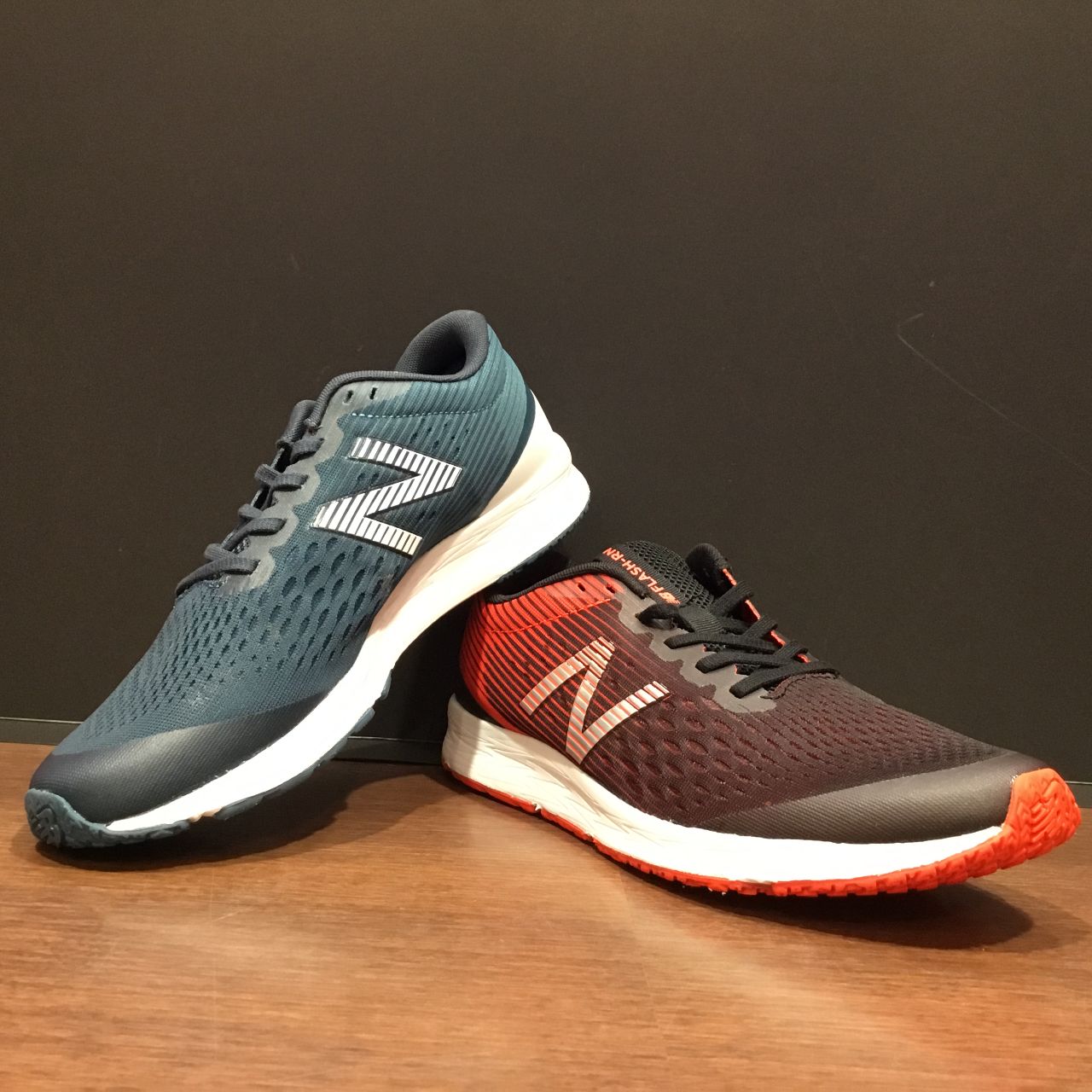 new balance flash v4