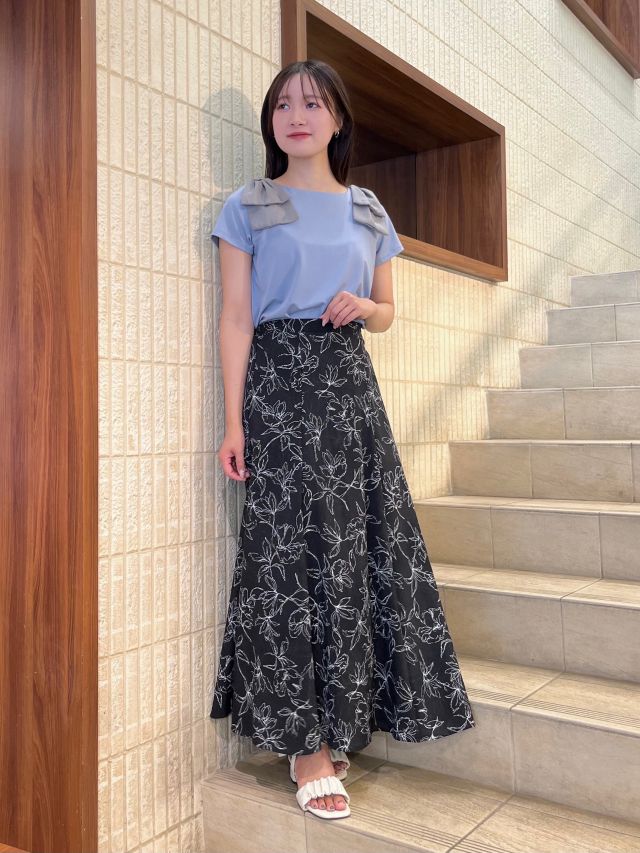 bluegirl ブルマリン リボンモチーフ ストーン装飾 半袖Tシャツ 黒 楽天市場】BLUMARINE（Tシャツ・カットソー｜トップス