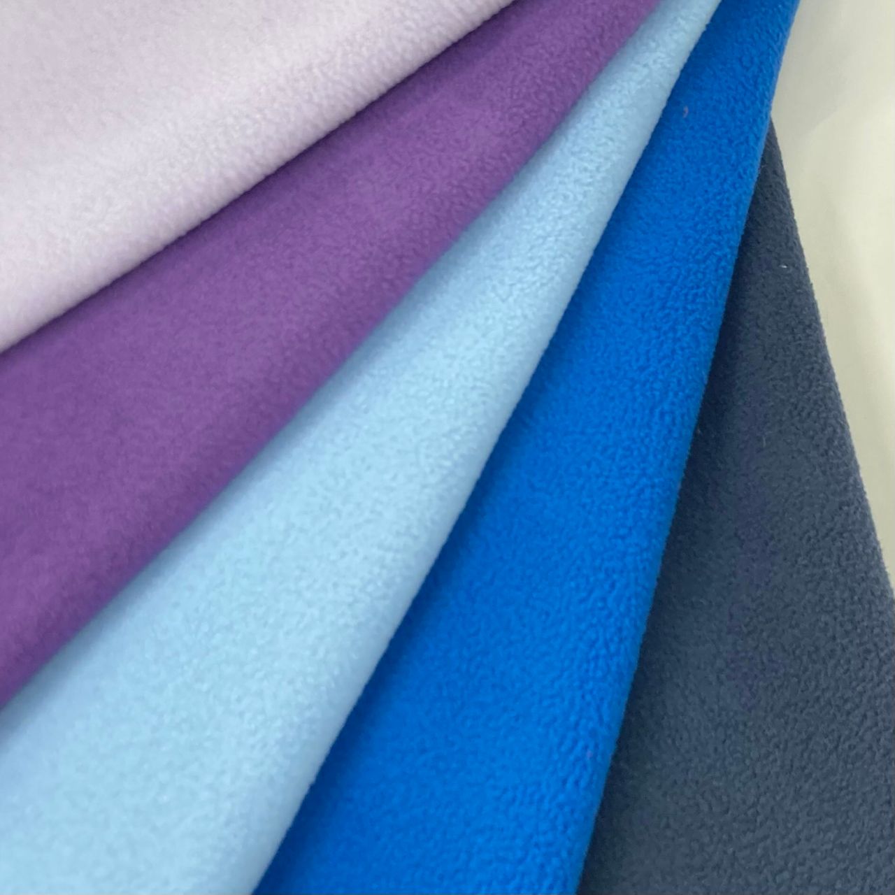 待ちに待った！フリース生地登場！！ | 10F 衣装生地・特殊生地